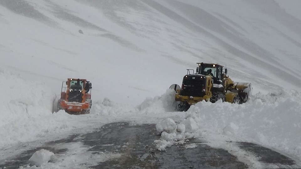 Van'da kara yoluna çığ düştü