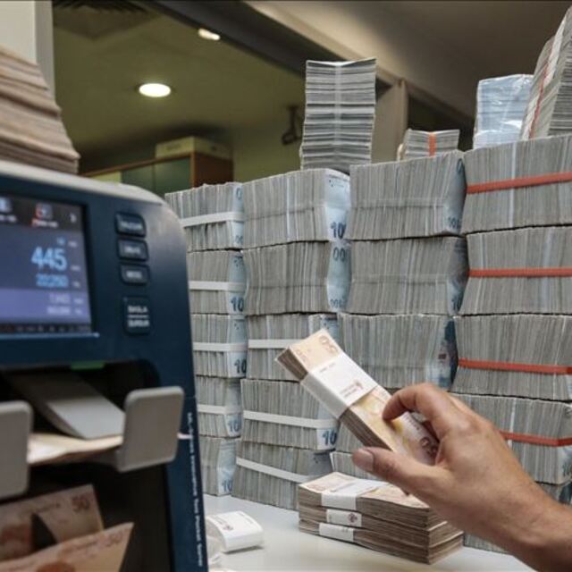 Bankacılık sektörü kredi hacmi azaldı