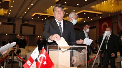 Adalı yeniden başkan