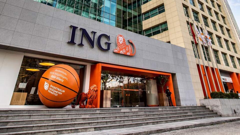 Yönetici ihraç etti