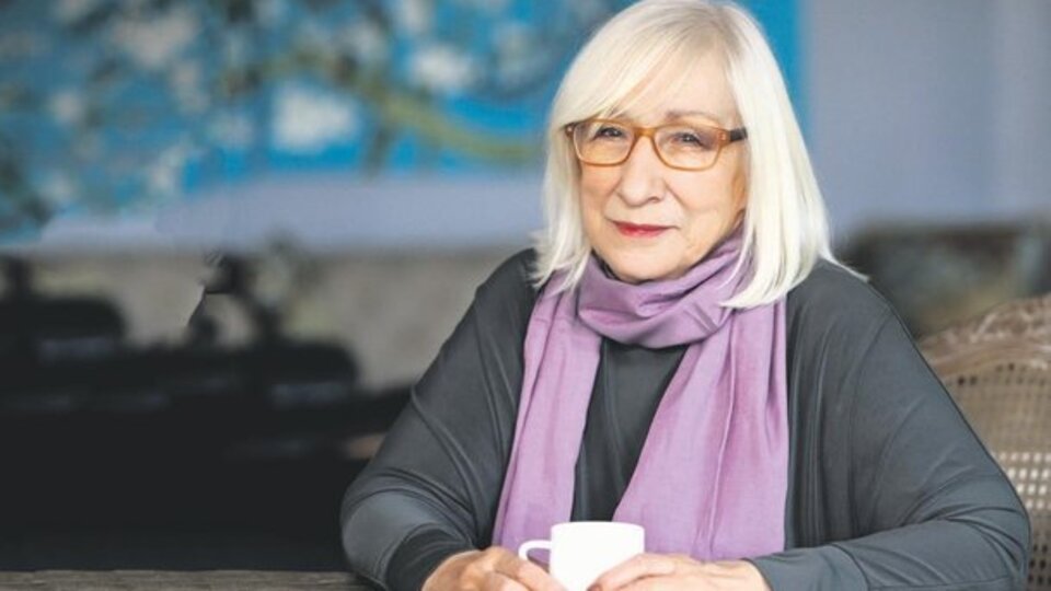 Alev Alatlı kimdir?