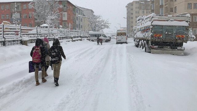 Yozgat'ta yüz yüze eğitime buzlanma engeli