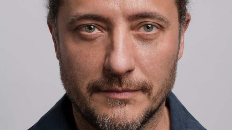 Yiğit Özşener kimdir?