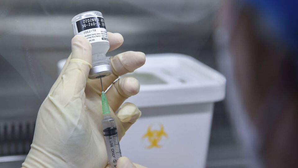 Pfizer-BioNTech'in ilk dozunda 'mükemmel koruma'