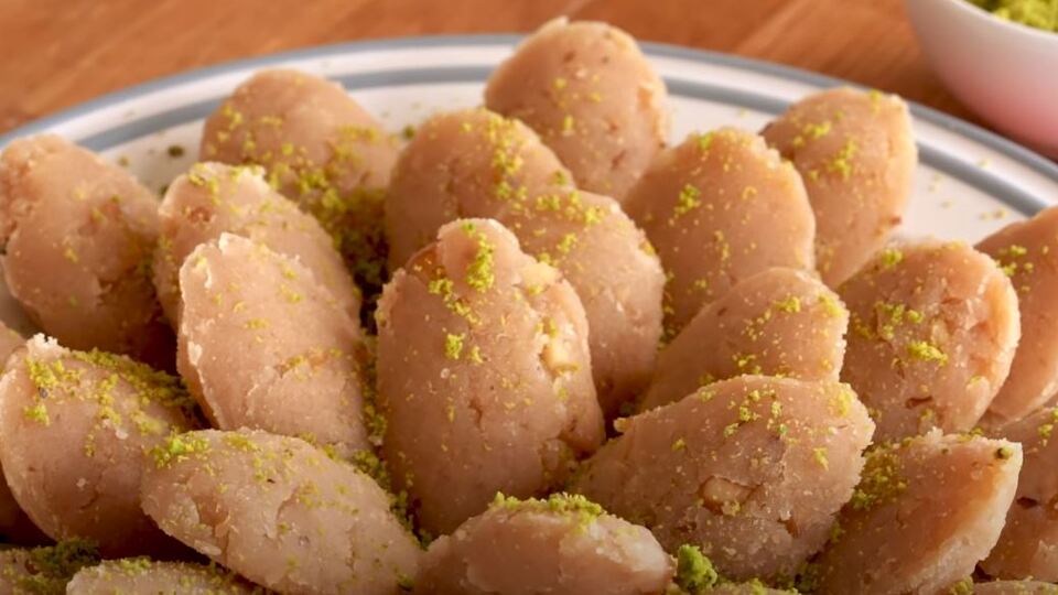 Berat Kandili için pratik un helvası tarifi