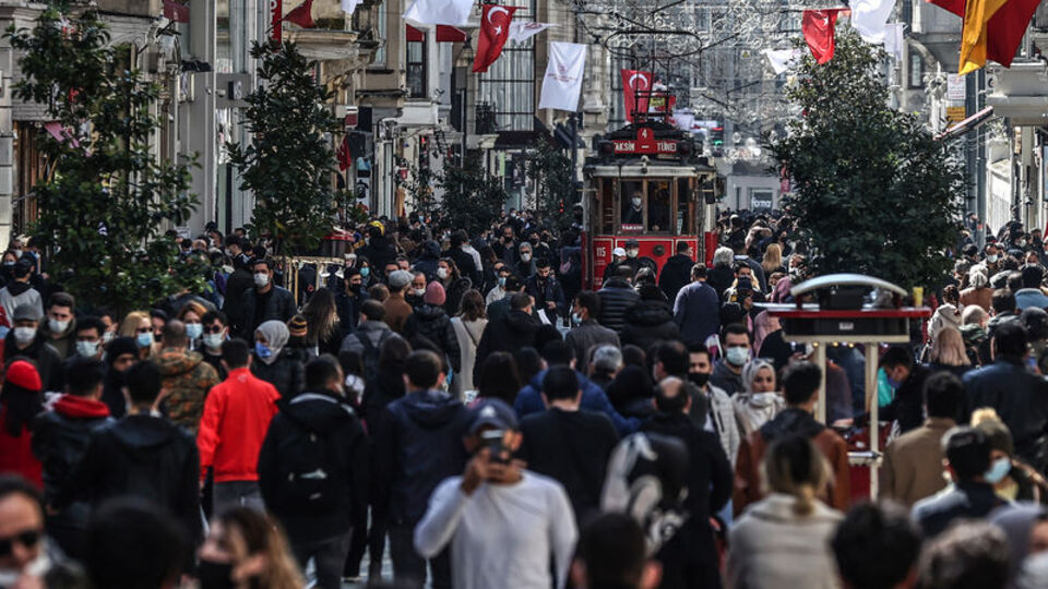 İstiklal Caddesi doldu taştı! Korona turu!