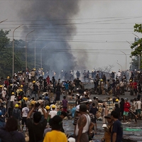 Myanmar'da ölenlerin sayısı 100'e yükseldi