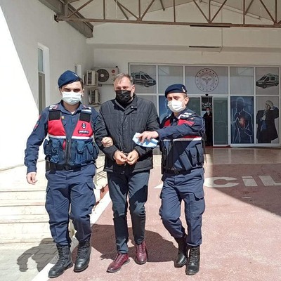 İlişkisi olduğu kadını öldürüp tarlaya gömdü!