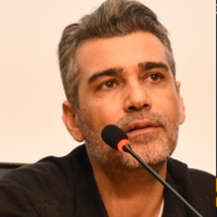 "Caner mendil satıyordu"