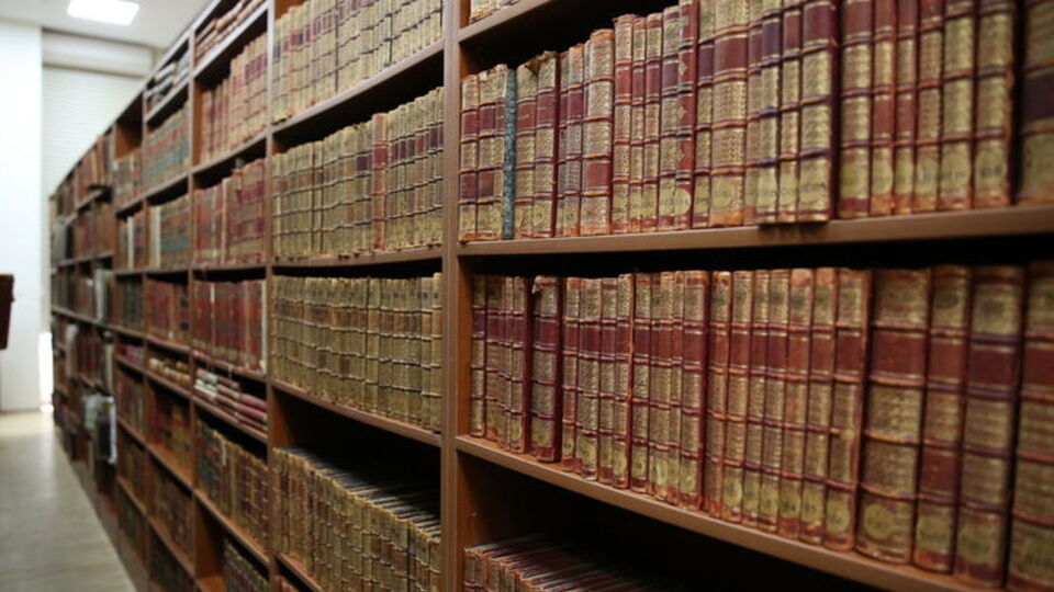 "Şecaat arz ederken merd-i kıbtî sirkatin söyler"