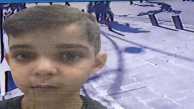 Minibüs çocuğun üzerinden geçti!