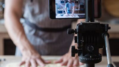 Kaçak mafya üyesini yemek videoları ele verdi