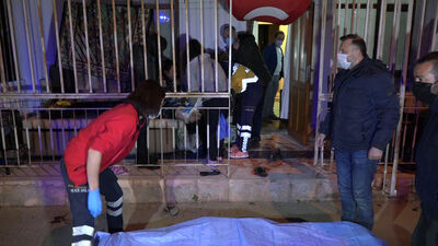 Antalya'da iki komşu birbirini bıçakladı