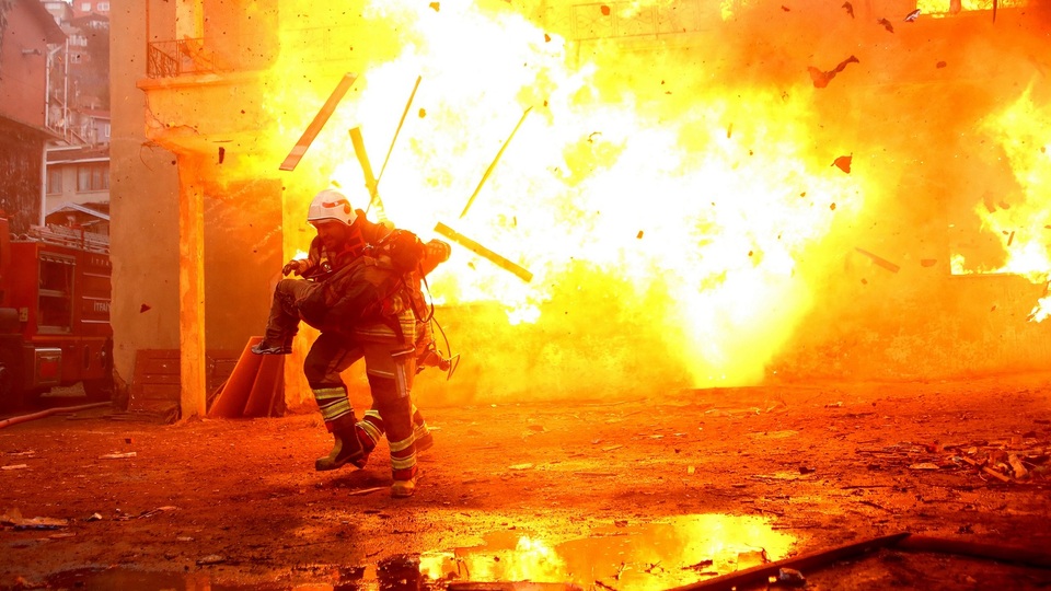 Kahramanların hikayesi 'KIRMIZI KAMYON'