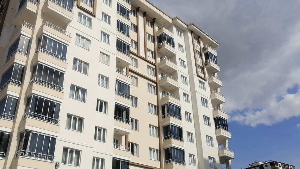 8 vaka çıkınca bina karantinaya alındı