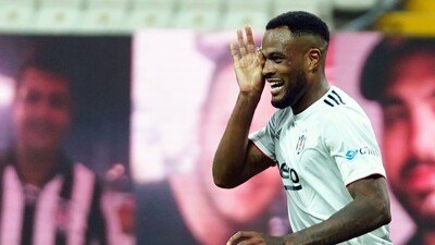 Cyle Larin'in peşindeler!