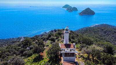 Akdeniz'in kılavuz fenerinde bahar görüntüleri