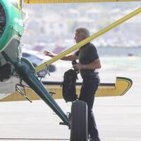 Ünlü oyuncu uçağıyla gitti