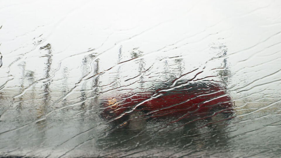 Batı'da sıcaklık artıyor, doğuda sağanak