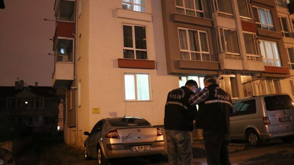 Genç kadın 3. kattan düştü