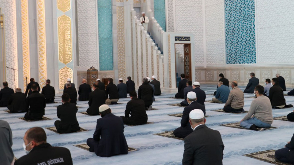 Bursa Cuma namazı saati kaçta?