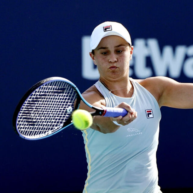 Barty ve Andreescu finalde