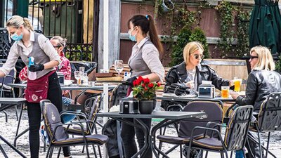 Hafta sonu kafeler açık mı?