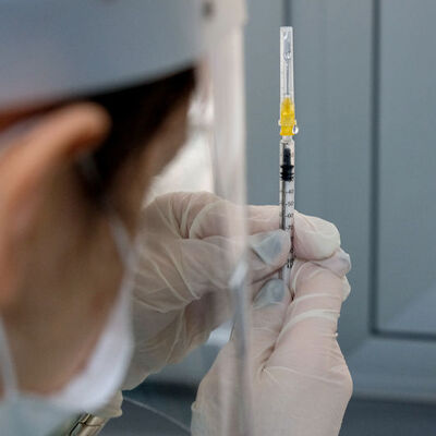 Korona aşısı öncesi ve sonrası için alkol uyarısı!