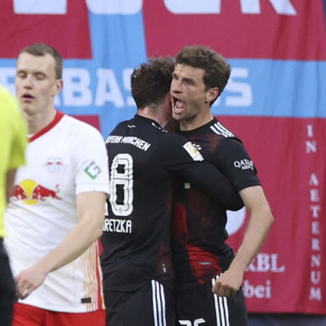 Bayern Münih, Leipzig'i devirdi