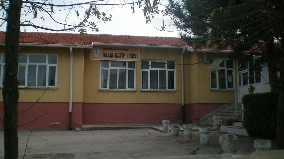 Dört öğretmen pozitif çıkınca eğitime ara verildi