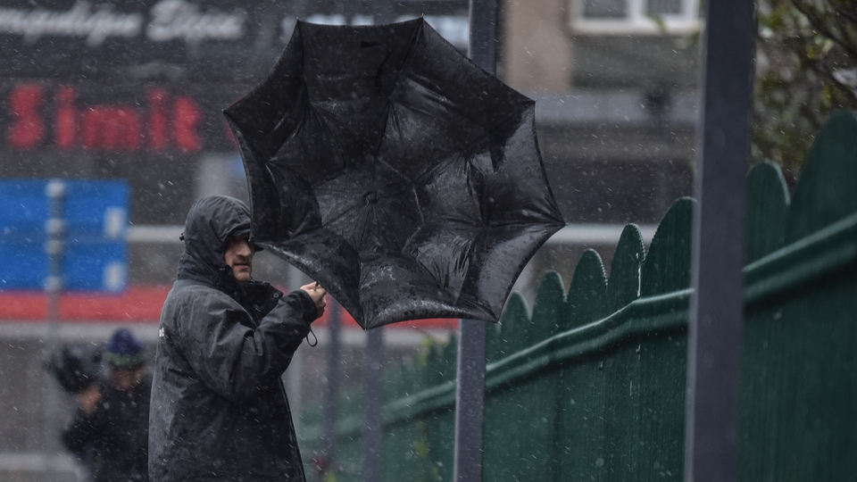 Sağanak ve lodos etkili olacak