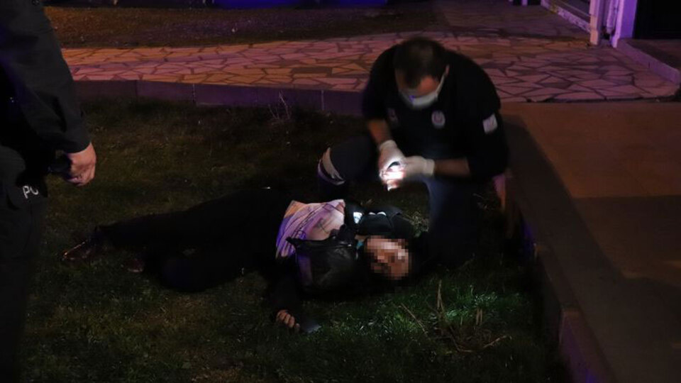 Kumar oynarken basılan kadın 2. kattan atladı!