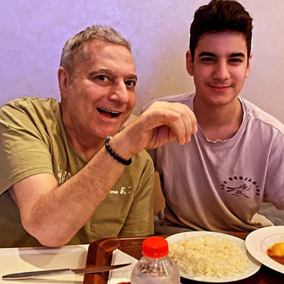 "Baba-oğul yemekteyiz"