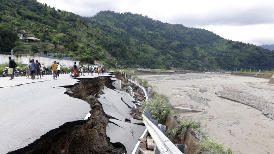 Endonezya'da sel felaketi: Can kaybı yükseliyor!