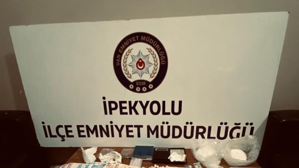 Şüphelenilen araçtan uyuşturucu çıktı