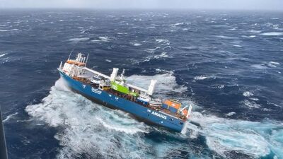 Nefes kesen kurtarma! Dev gemi alabora!