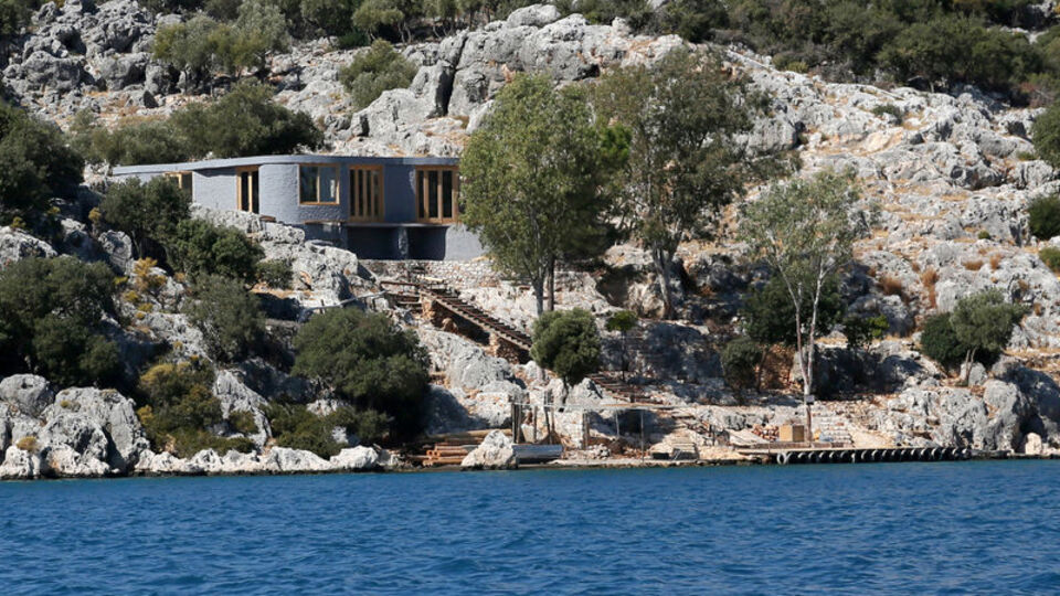 O villa yıkılıyor!