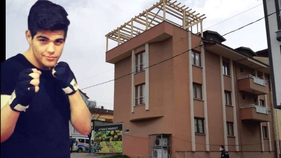 Acı olay! Terasta babasına yardım ediyordu