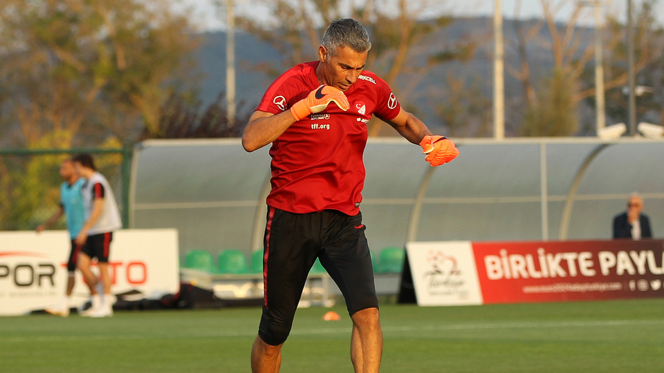 Altay ile Uğurcan'ı kıyasladı