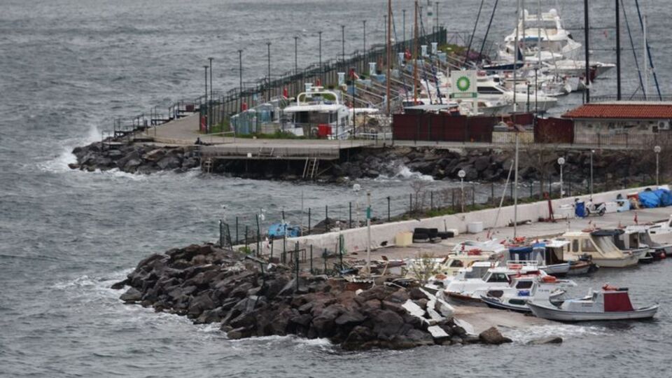 Deniz ulaşımına fırtına engeli!