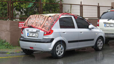 Halılar yine ortaya çıktı!