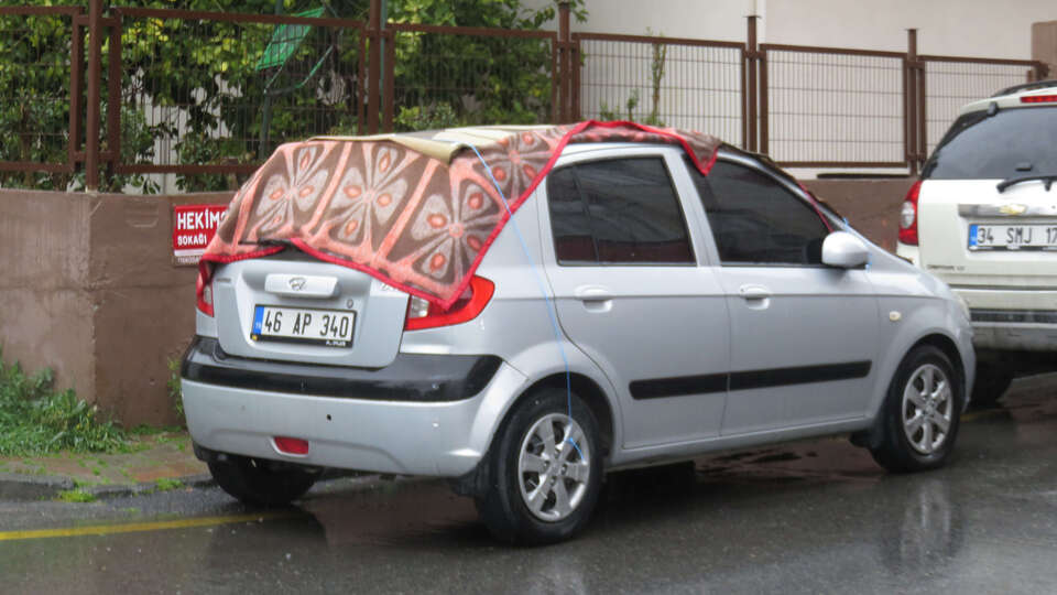 Halılar yine ortaya çıktı!