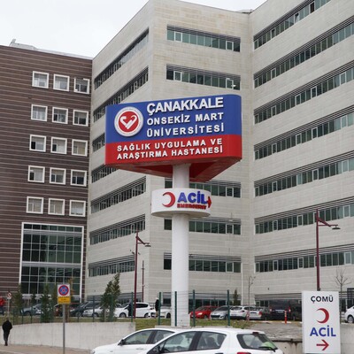 Defnettikleri babalarını hastanede gördüler!