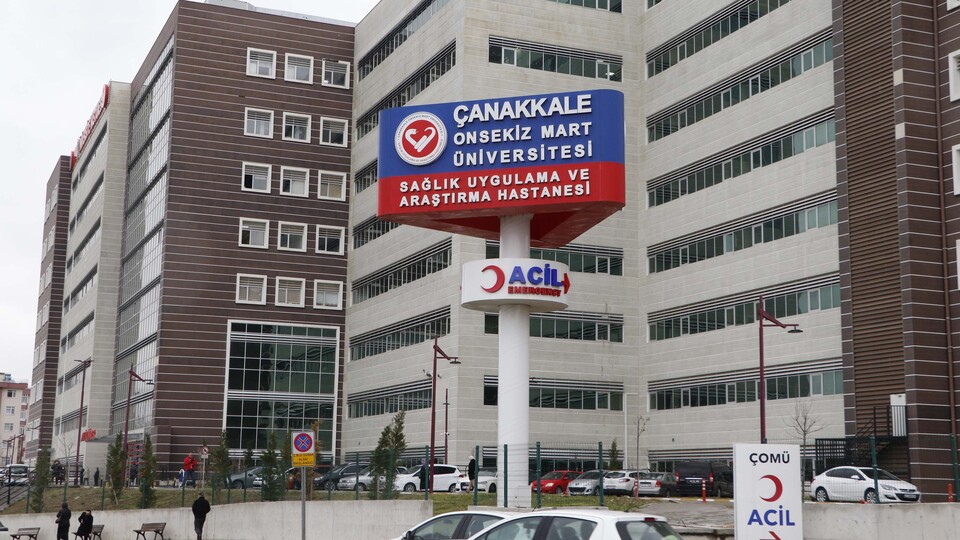 Defnettikleri babalarını hastanede gördüler!