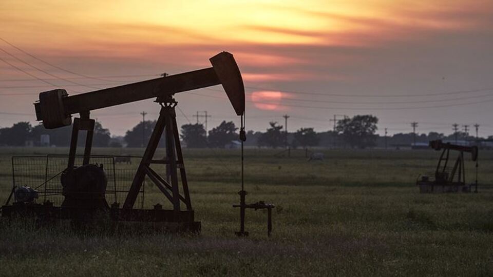 ABD'nin petrol stokları ve üretimi azaldı