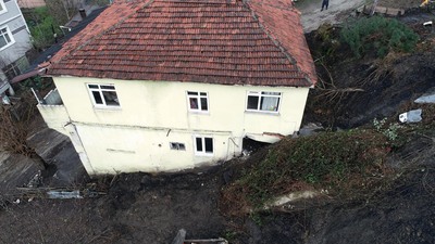 Zonguldak'ta heyelan paniği!