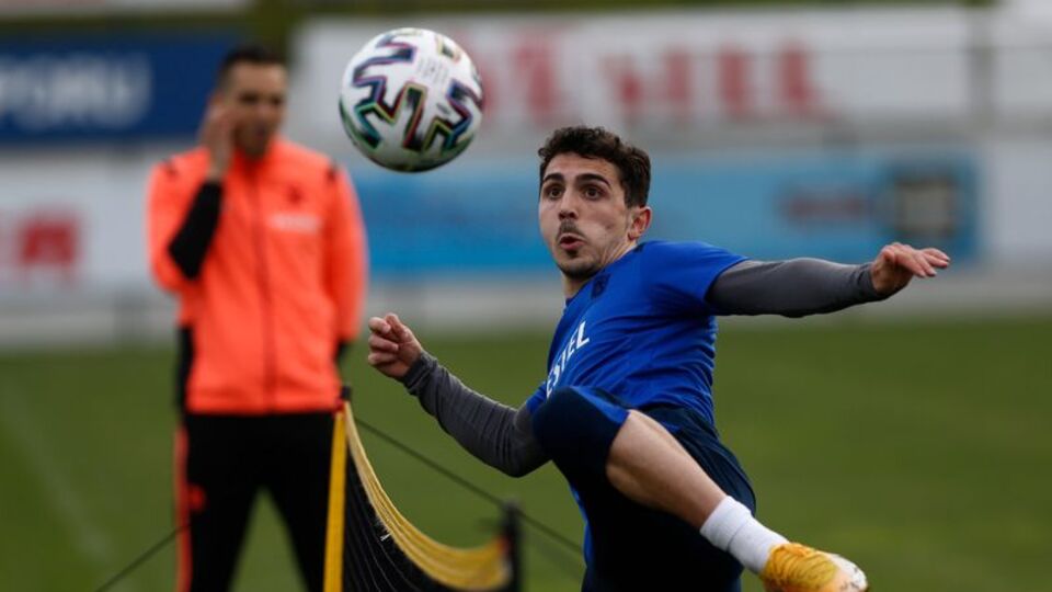 Abdulkadir Ömür sahalara döndü