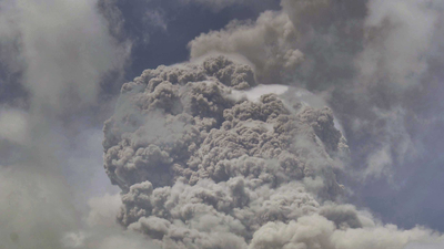 Karayipler'de yanardağ patlaması