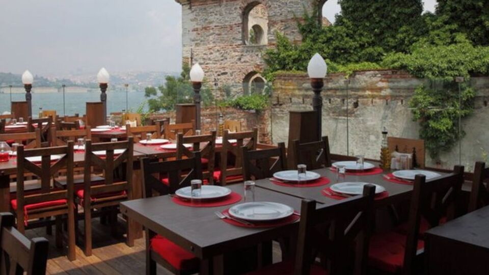 Kafeler ve restoranlar bugün (10 Nisan) açık mı?