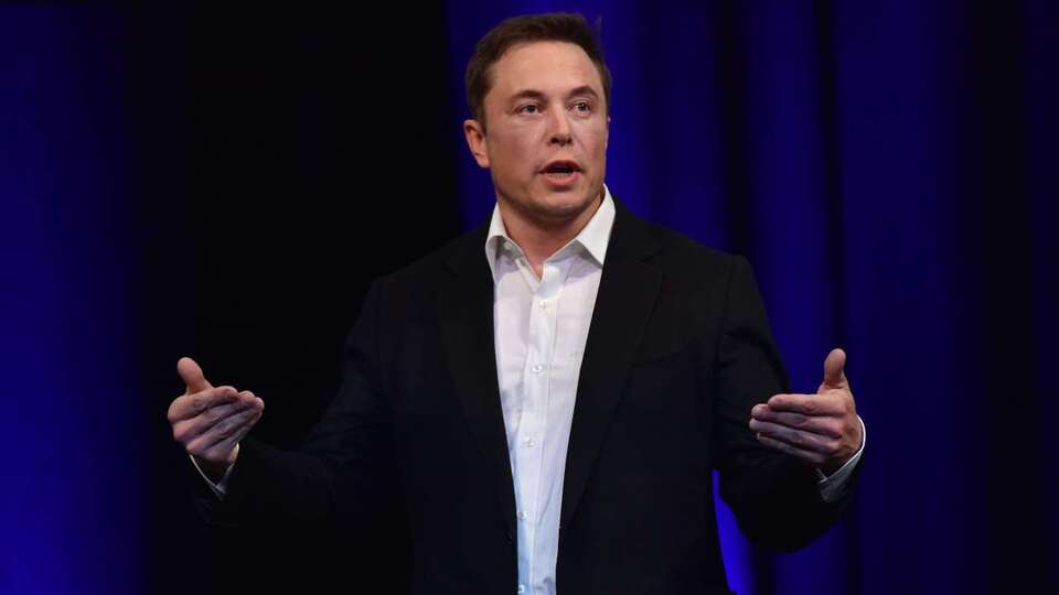 Musk'tan Gates'e karikatürlü aşı göndermesi